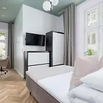 3 Bedroom - Dietla 11 Διαμέρισμα Krasków