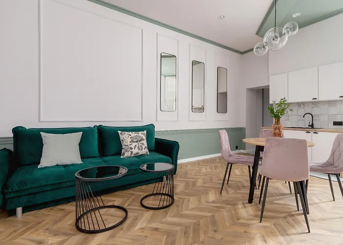 Two Bedroom - Dietla 11 *