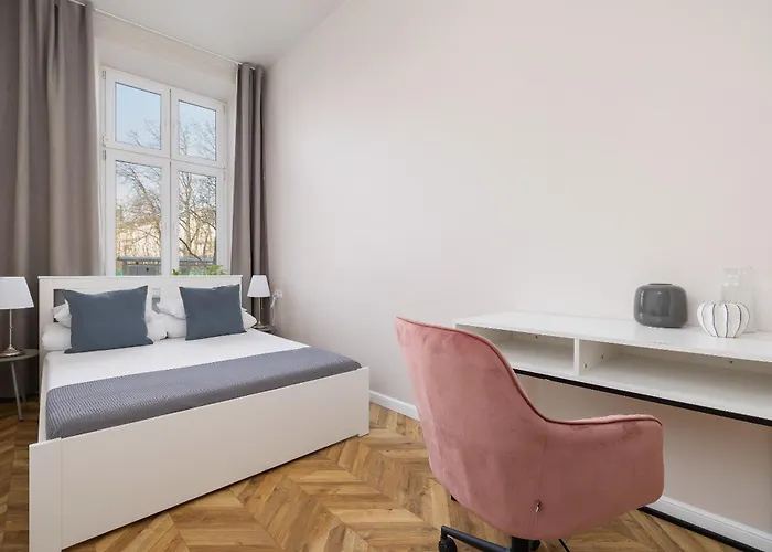 Two Bedroom - Dietla 11 Apartment *